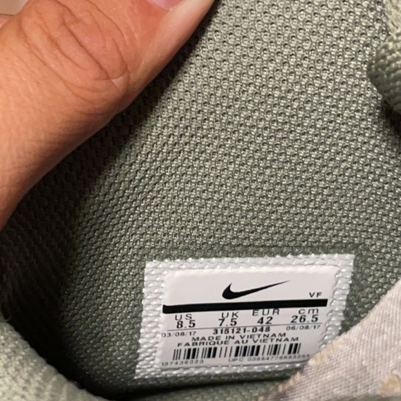 Nike airforce 1 olive green suede high tops. - Picture 7 of 7